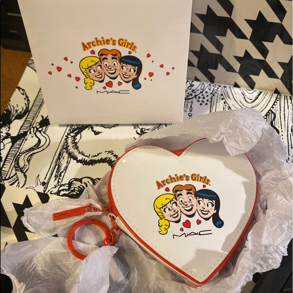 M.A.C CosmeticsARCHIE’S GIRLS coin purse keychain